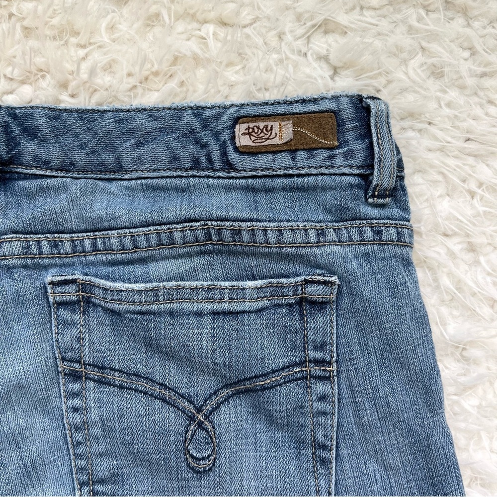 Roxy Cuffed Capri Jeans Mid Rise Blue Light Wash Size 7 Excellent Used Condition - Picture 4 of 5